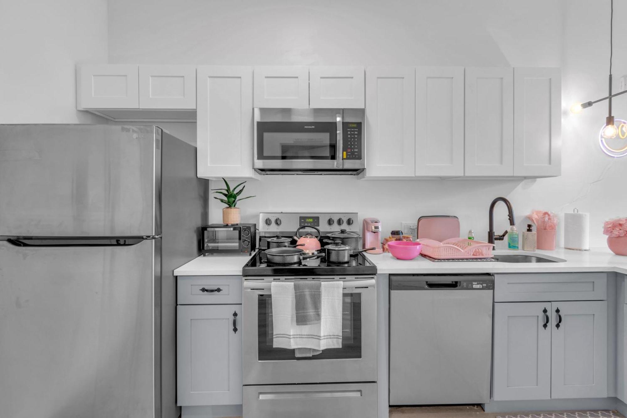 Pink Heaven Indoor Pool, Free Parking, Near Nyc Apartment Elizabeth Luaran gambar